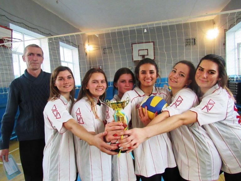 В КВНЗ “Новобузький педагогічний коледж”  пройшли змагання з волейболу серед дівчат