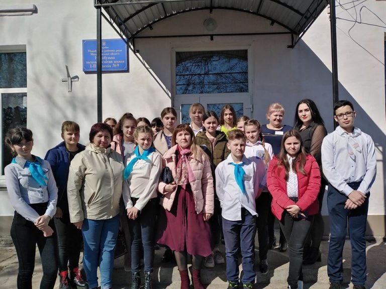 «Лідер і команда». Гостей – лідерів щиро зустрічали педагоги та учні Новобузької ЗОШ І-ІІ ступенів №9