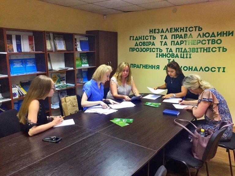 Начальник Новобузького бюро правової допомоги провела робочу зустріч