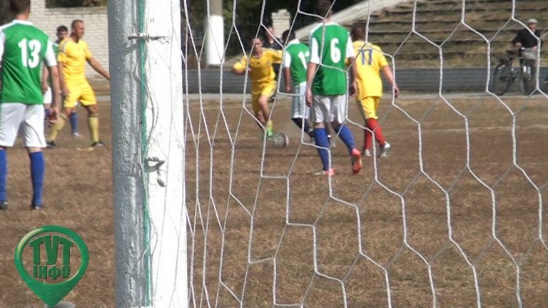 Чемпіонат міста Новий Буг з футболу за схемою (7+1)